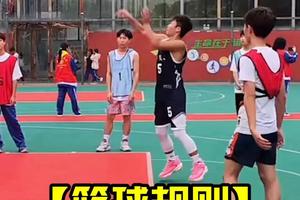 学生因跑操迟到被罚跑一个早自习并且不让吃早饭，上午不需上课去打扫卫生是不是体罚或变相体罚